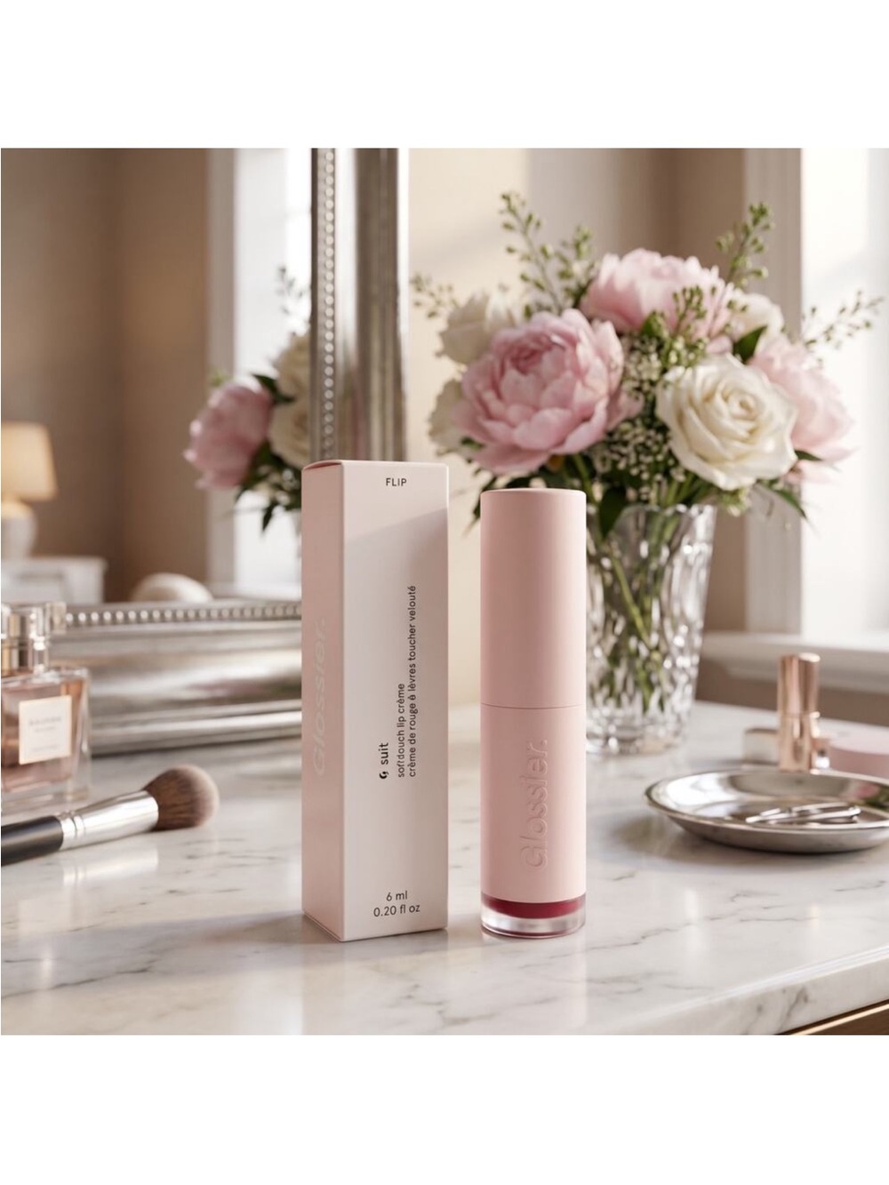 Glossier G Suit Soft Touch Lip
Crème Flip NIB